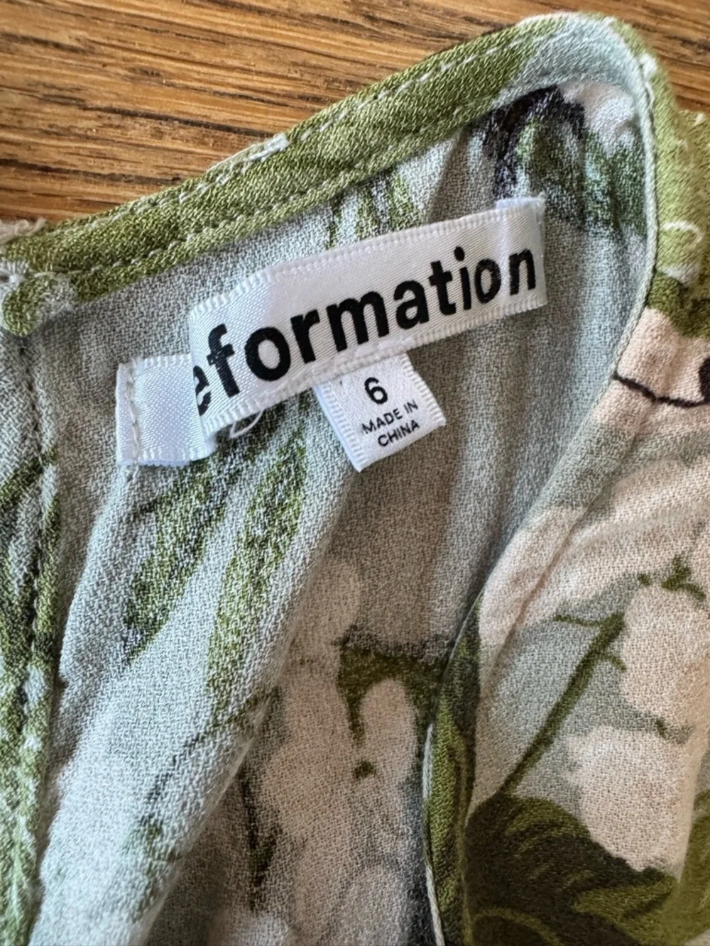 Reformation Gavin Dress Tropical Green Slit Open Back Parrots Birds Butterflies - Picture 6 of 11